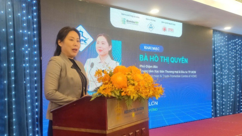 Bà Hồ Thị Quyên, Phó Giám đốc Trung tâm Xúc tiến thương mại và đầu tư Thành phố Hồ Chí Minh phát biểu tại hội nghị. 333-2328.jpg
