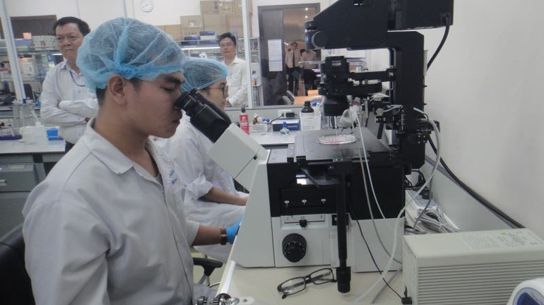 Vetenskaplig forskningsverksamhet vid International University, Ho Chi Minh City National University. dh-3.jpg