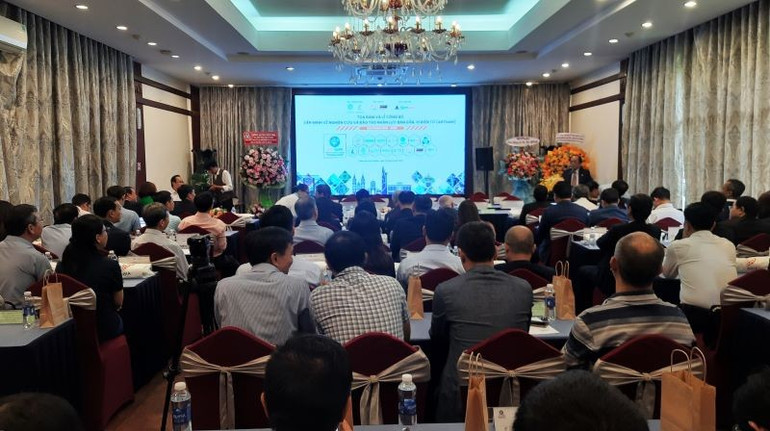 Quang cảnh buổi Tọa đàm và Lễ công bố Liên minh về nghiên cứu và đào tạo nhân lực bán dẫn, điện tử. lm-3.jpg