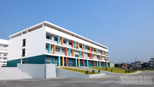 Địa điểm thi lại được tổ chức tại Trường trung học phổ thông chuyên Tuyên Quang, phường Minh Xuân, tỉnh Tuyên Quang với 15 phòng thi.
