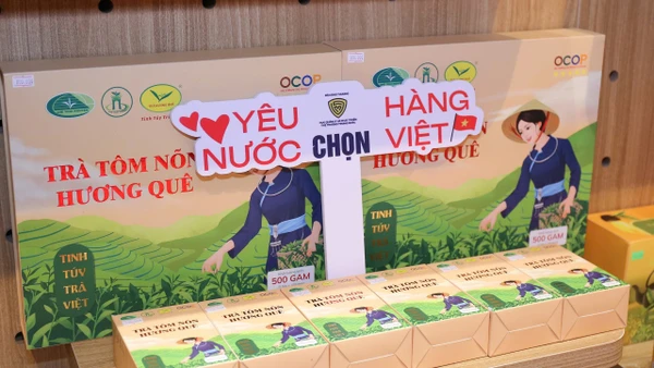Thị trường trong nước - “bệ đỡ” để hàng Việt bứt tốc.