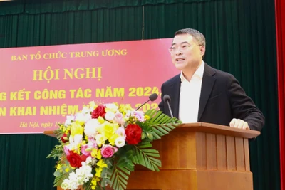 Đồng chí Lê Minh Hưng, Ủy viên Bộ Chính trị, Bí thư Trung ương Đảng, Trưởng Ban Tổ chức Trung ương dự và phát biểu chỉ đạo.