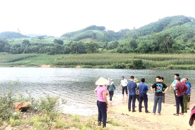 Đoạn sông Gianh, nơi xảy ra vụ đuối nước thương tâm chiều nay. (Ảnh: VĂN TRẦN)