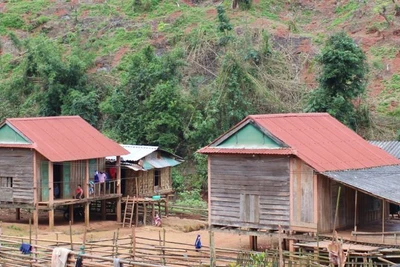 Nhà của đồng bào Ma Coong thuộc dân tộc Bru-Vân Kiều ở xã Thượng Trạch, huyện Bố Trạch, tỉnh Quảng Bình. (Ảnh minh họa)