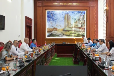 Lãnh đạo tỉnh Quảng Bình tiếp đoàn đại biểu Ủy ban Bảo vệ Cách mạng Cuba