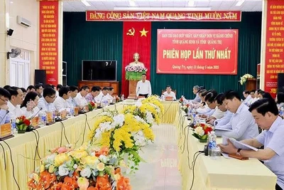 Quang cảnh phiên họp lần thứ nhất Ban Chỉ đạo hợp nhất, sáp nhập đơn vị hành chính tỉnh Quảng Bình và tỉnh Quảng Trị.