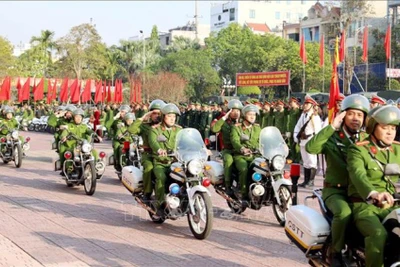 Lực lượng công an tỉnh Thái Bình bắt tay ngay vào hoạt động mới, sau khi bỏ Công an cấp huyện và tiếp nhận thêm chức năng, nhiệm vụ từ cơ quan, đơn vị khác. Ảnh: TTXVN