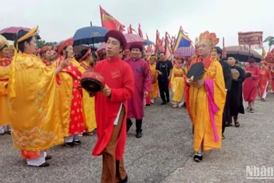 Rước nước trong Lễ hội đền Trần Thái Bình.