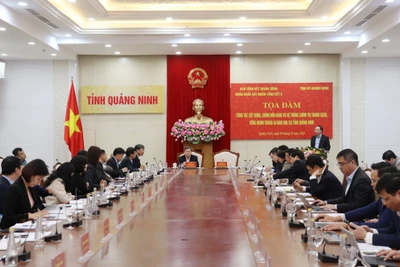 Quang cảnh buổi tọa đàm.