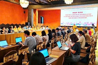 Quang cảnh buổi họp báo.