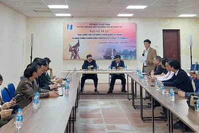 Quang cảnh Lễ khai mạc Trại sáng tác ca khúc chào mừng kỷ niệm 70 năm Chiến thắng Điện Biên Phủ tại Quảng Ninh.