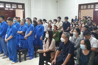 Quang cảnh phiên tòa sơ thẩm xét xử cựu Giám đốc Sở Giáo dục và Đào tạo Quảng Ninh.