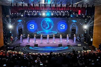 Các đại biểu ấn nút khai mạc Sự kiện kết nối công nghệ và Đổi mới sáng tạo Việt Nam 2023.