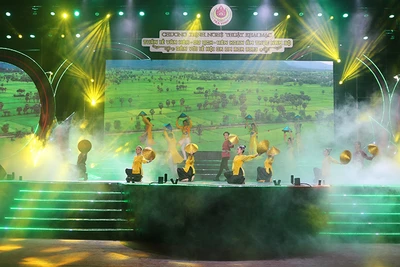 Tiết mục nghệ thuật khai mạc Tuần lễ Văn hóa, du lịch, liên hoan ẩm thực Nam Bộ.