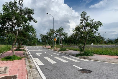 Dự án khu nhà ở Tân Thanh thành phố Điện Biên Phủ được triển khai đã lâu nhưng chưa hoàn thành. Ảnh: Bích Hạnh