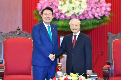 Tổng Bí thư Nguyễn Phú Trọng tiếp Tổng thống Đại Hàn Dân Quốc Yoon Suk Yeol.
