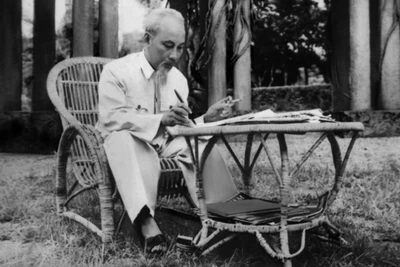 Ngày đầu lập nước, Bác Hồ đã lo việc chống tiêu cực