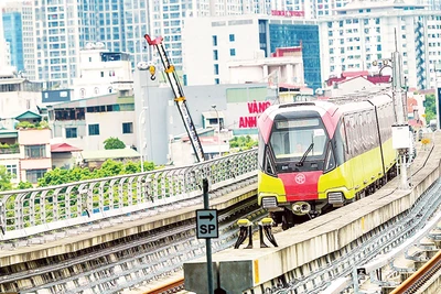 Tuyến đường sắt đô thị số 3, đoạn trên cao Nhổn-Cầu Giấy đang chạy thử để chuẩn bị đưa vào vận hành thời gian tới.