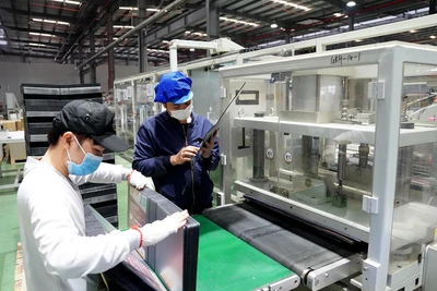 Sản xuất đồ dùng văn phòng phẩm tại Công ty TNHH Deli Việt Nam, Khu công nghiệp Yên Phong, tỉnh Bắc Ninh. (Ảnh DUY LINH)