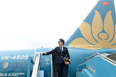 Nữ cơ trưởng Nguyễn Ly Hương.