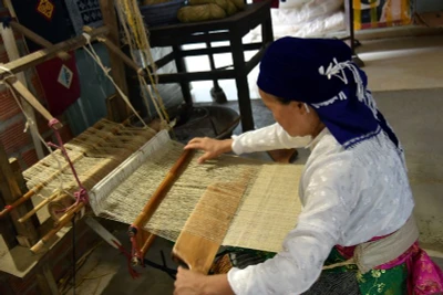Kỹ thuật dệt thủ công được đồng bào H’Mông lưu truyền và sử dụng qua bao đời. 