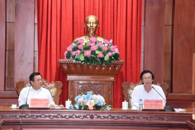 Các đồng chí chủ trì buổi làm việc. 