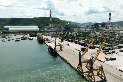 Một góc cảng biển ở Nghi Sơn, tỉnh Thanh Hóa.