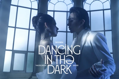 Poster MV "Dancing in the Dark". 