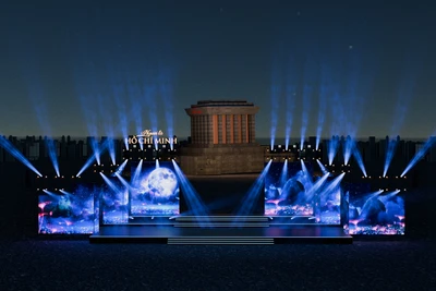 Phối cảnh sân khấu chương trình “Người là Hồ Chí Minh”. (Ảnh: Ban tổ chức)