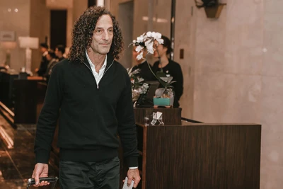 Nghệ sĩ Kenny G là nghệ sĩ mở màn cho chuỗi dự án "Good Morning Vietnam" do Báo Nhân Dân và IB Group phối hợp tổ chức.