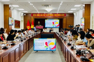 Toàn cảnh buổi họp báo.