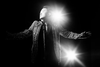 Ca sĩ Tùng Dương gây xúc động với bài hát “Lời nói dối của cha”.