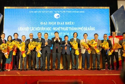 Ra mắt Ban Chấp hành Liên hiệp Hội nhiệm kỳ mới.