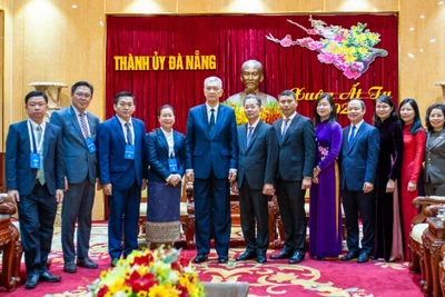 Đoàn công tác thủ đô Vientiane (Lào).