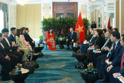 Tổng Bí thư Tô Lâm tiếp bà Trần Thị Lâm, Cố vấn Shangri-La Healthcare Investment, Đồng sáng lập Công ty TNHH Y tế Hoa Lâm Shangri-La. (Ảnh: TTXVN)