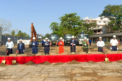 Nghi thức lễ khởi công công trình. 