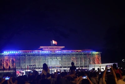 Khu vực Hội trường Thống nhất thực hiện hạn chế phương tiện lưu thông. (Ảnh: THẾ ANH)