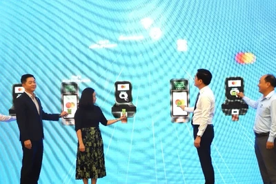 Thành phố Hồ Chí Minh phát hành thẻ MultiPass dùng thanh toán liên thông cho các phương tiện giao thông công cộng (ảnh: QUÝ HIỀN)