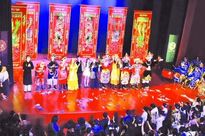 Suốt nhiều năm qua, Hiếu Văn Ngư luôn nỗ lực gìn giữ, phát triển hát bội theo cách riêng. (Ảnh CTV)