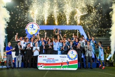 Bệ phóng để bóng đá phong trào phát triển