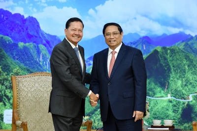 Thủ tướng Phạm Minh Chính đón Phó Thủ tướng Chính phủ Hoàng gia Campuchia Neth Savoeun.