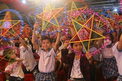 Thiếu nhi Kiên Giang hân hoan trong đêm “Trung thu cho em” năm 2022.