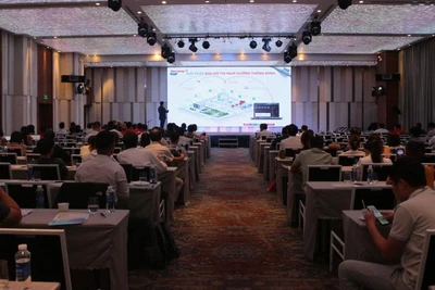 Các doanh nghiệp, cơ sở lưu trú du lịch tìm hiểu về chuyển đổi số, giải pháp chiếu sáng thông minh, tiện ích.
