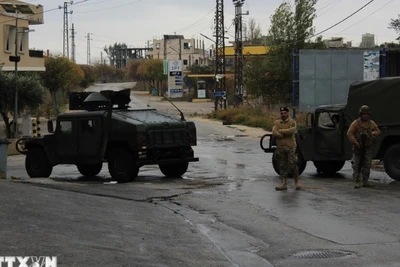 Binh sĩ Liban được triển khai tại Marjeyoun sau khi lệnh ngừng bắn giữa Israel và Phong trào Hezbollah có hiệu lực. (Ảnh: THX/TTXVN)
