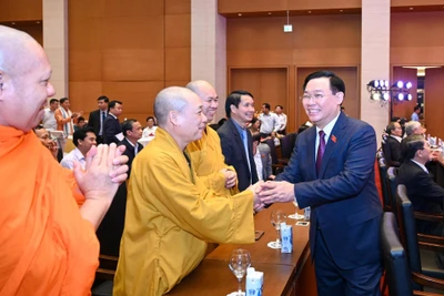 [Ảnh] Chủ tịch Quốc hội gặp mặt đại biểu Quốc hội là người dân tộc thiểu số, nhân sĩ trí thức, chức sắc tôn giáo và nhà giáo 