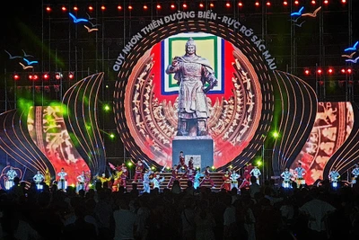 Quang cảnh khai mạc Lễ hội du lịch Bình Định năm 2023 với chủ đề “Quy Nhơn - Thiên đường biển - Rực rỡ sắc màu”. 