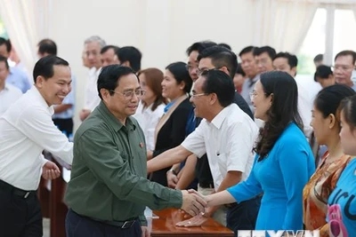 Thủ tướng Phạm Minh Chính với cử tri thành phố Cần Thơ. (Ảnh: TTXVN) 