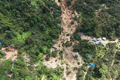 Khu vực khai thác vàng trái phép tại bãi vàng 38 thuộc xã Phước Hòa, huyện Phước Sơn, tỉnh Quảng Nam.