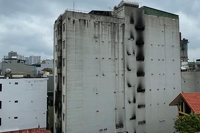 Hiện trường chung cư mini ở Khương Hạ sau khi bị cháy ngày 12/9. (Ảnh: Nhật Quang)