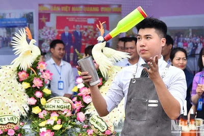 Sinh viên Trường trung cấp Bách nghệ Hà Nội tại Ngày hội gắn kết giáo dục nghề nghiệp Thủ đô với thị trường lao động, tháng 5/2023 (Ảnh: Thủy Nguyên)